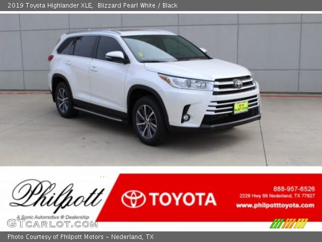 2019 Toyota Highlander XLE in Blizzard Pearl White