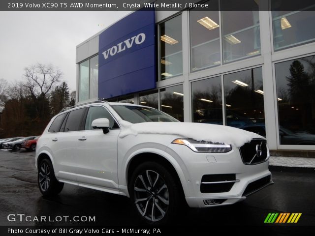 2019 Volvo XC90 T5 AWD Momentum in Crystal White Metallic