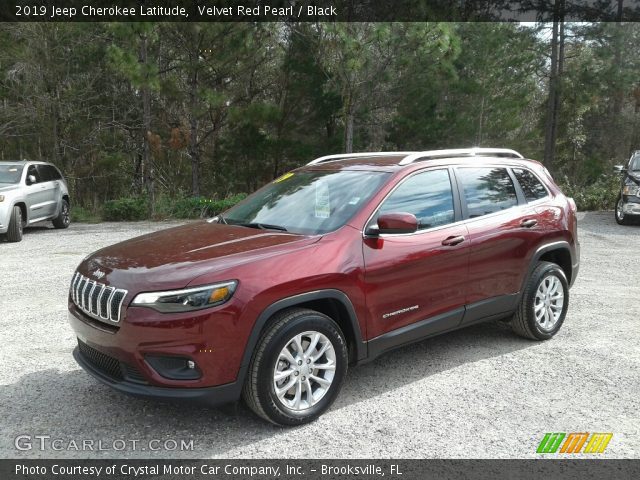 2019 Jeep Cherokee Latitude in Velvet Red Pearl