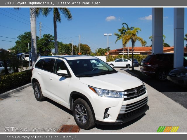 2018 Toyota Highlander XLE in Blizzard White Pearl