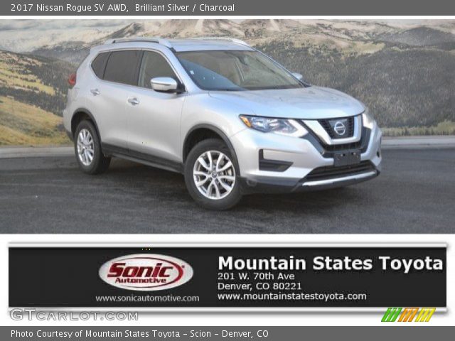 2017 Nissan Rogue SV AWD in Brilliant Silver