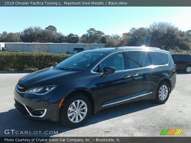 2019 Chrysler Pacifica Touring L in Maximum Steel Metallic
