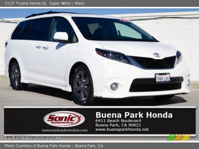 2015 Toyota Sienna SE in Super White