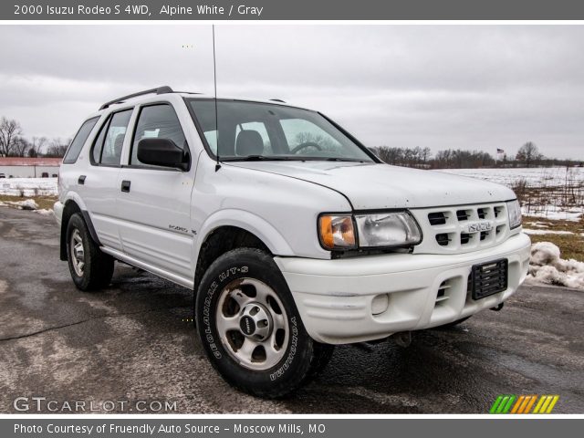 2000 Isuzu Rodeo S 4WD in Alpine White