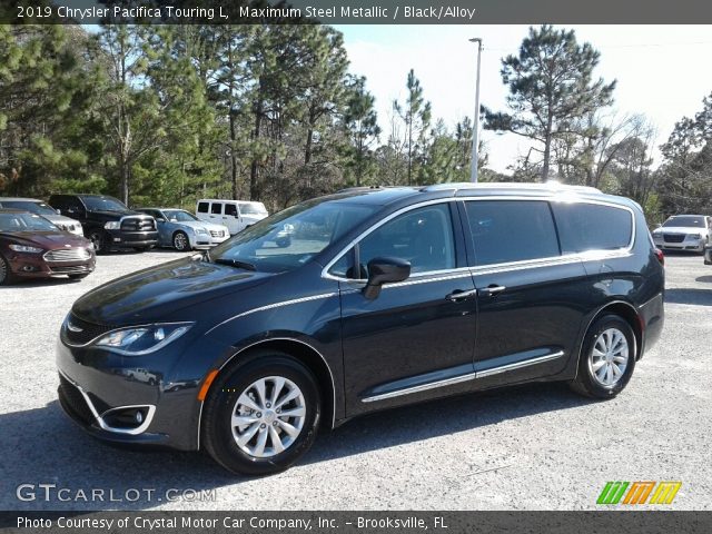 2019 Chrysler Pacifica Touring L in Maximum Steel Metallic