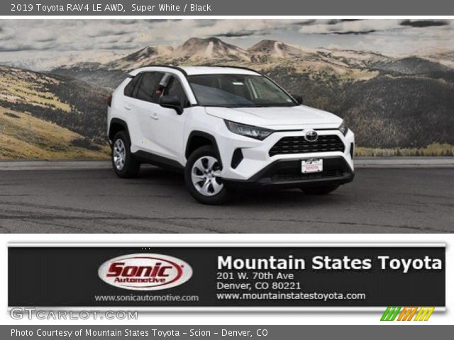 2019 Toyota RAV4 LE AWD in Super White