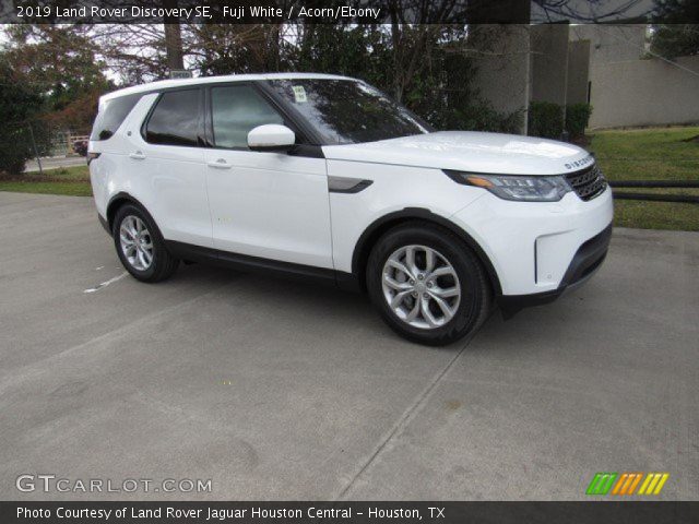 2019 Land Rover Discovery SE in Fuji White