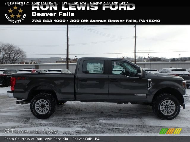 2019 Ford F250 Super Duty XLT Crew Cab 4x4 in Magnetic