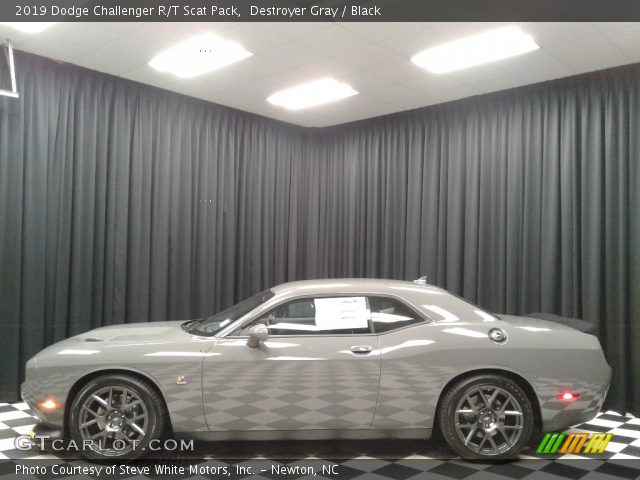 2019 Dodge Challenger R/T Scat Pack in Destroyer Gray