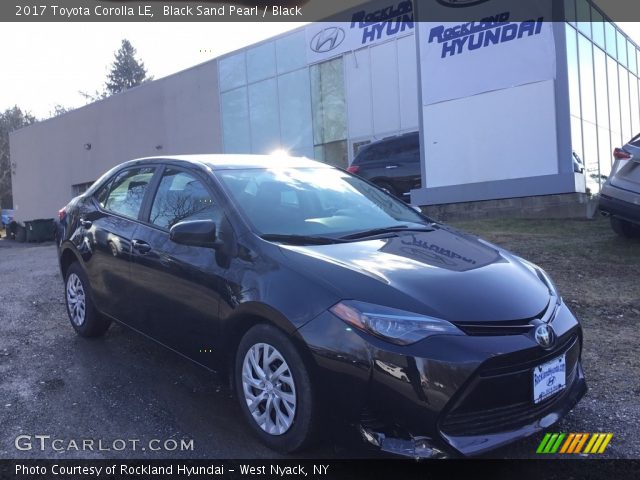 2017 Toyota Corolla LE in Black Sand Pearl