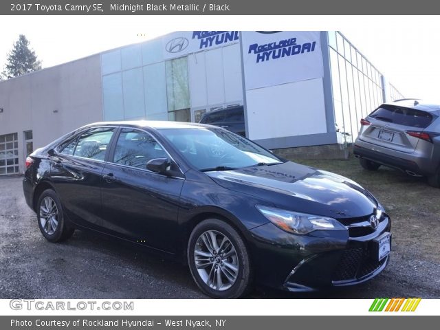 2017 Toyota Camry SE in Midnight Black Metallic