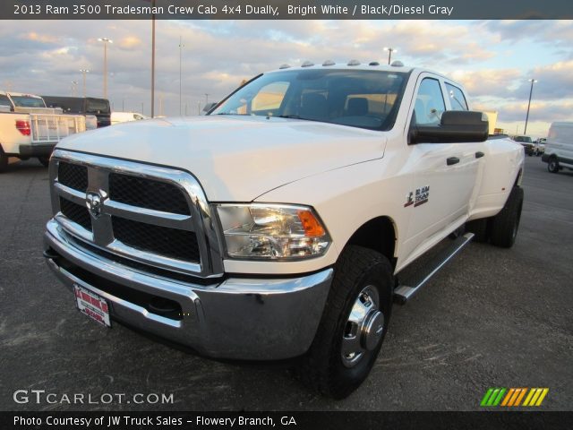 2013 Ram 3500 Tradesman Crew Cab 4x4 Dually in Bright White