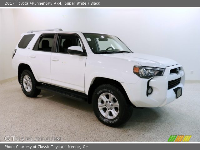 2017 Toyota 4Runner SR5 4x4 in Super White
