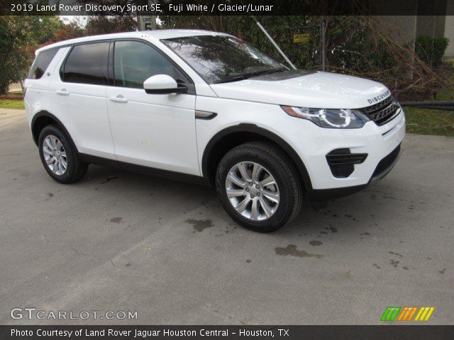 2019 Land Rover Discovery Sport SE in Fuji White