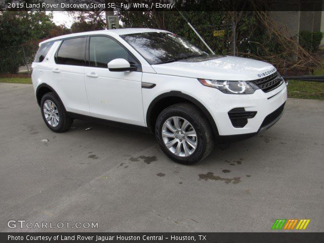2019 Land Rover Discovery Sport SE in Fuji White