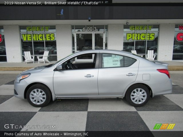 2019 Nissan Versa SV in Brilliant Silver Metallic