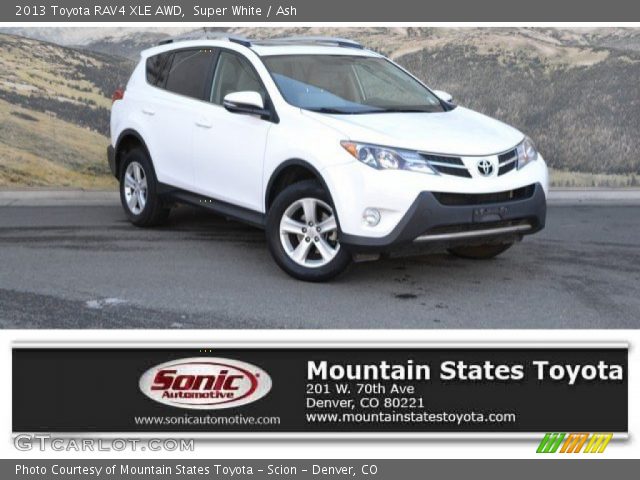 2013 Toyota RAV4 XLE AWD in Super White
