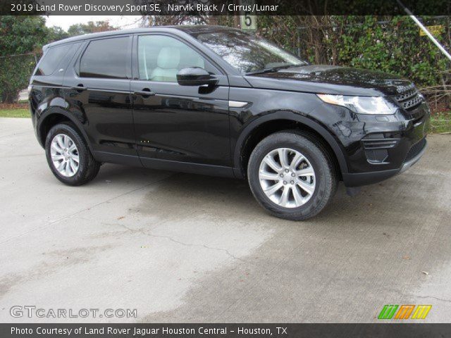 2019 Land Rover Discovery Sport SE in Narvik Black