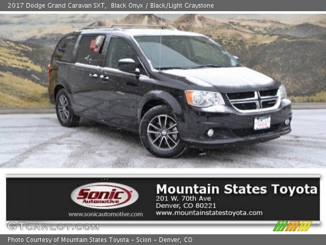 2017 Dodge Grand Caravan SXT in Black Onyx