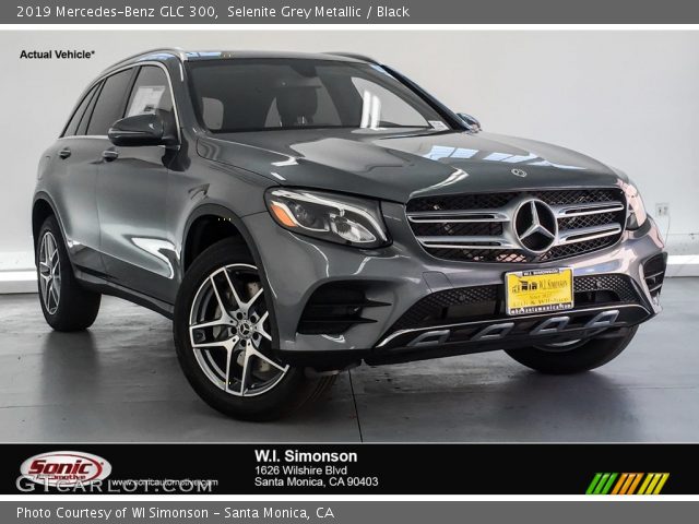 2019 Mercedes-Benz GLC 300 in Selenite Grey Metallic