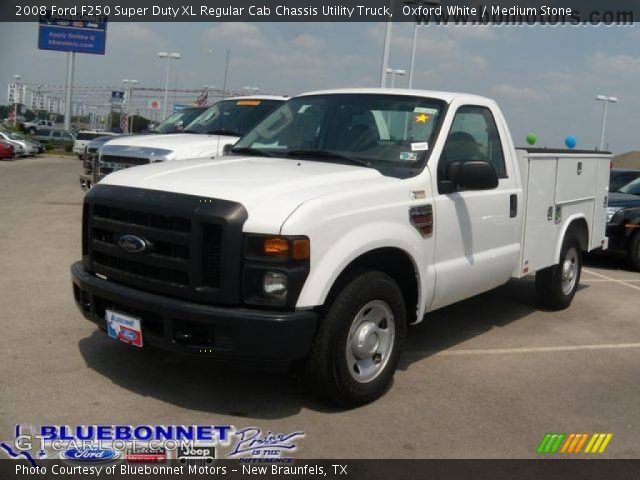 2008 Ford F250 Super Duty XL Regular Cab Chassis Utility Truck in Oxford White