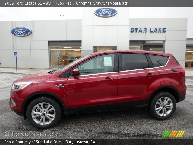 2019 Ford Escape SE 4WD in Ruby Red