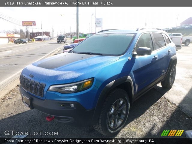 2019 Jeep Cherokee Trailhawk 4x4 in Hydro Blue Pearl