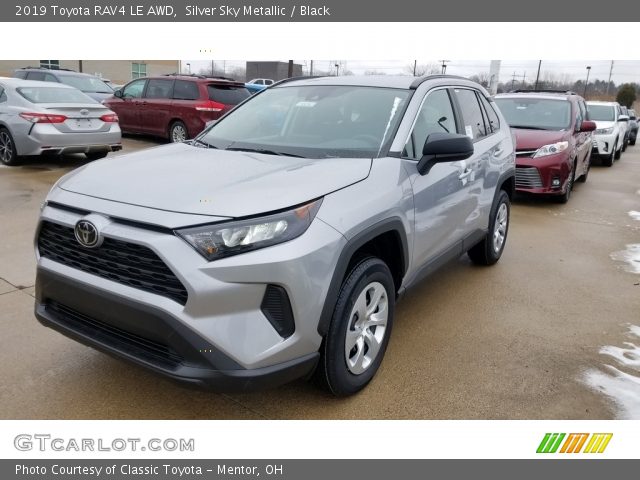 2019 Toyota RAV4 LE AWD in Silver Sky Metallic