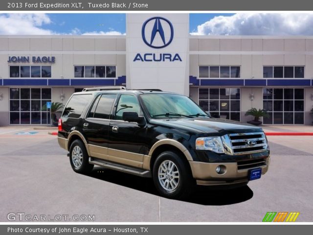 2013 Ford Expedition XLT in Tuxedo Black