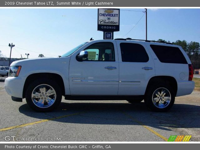 2009 Chevrolet Tahoe LTZ in Summit White