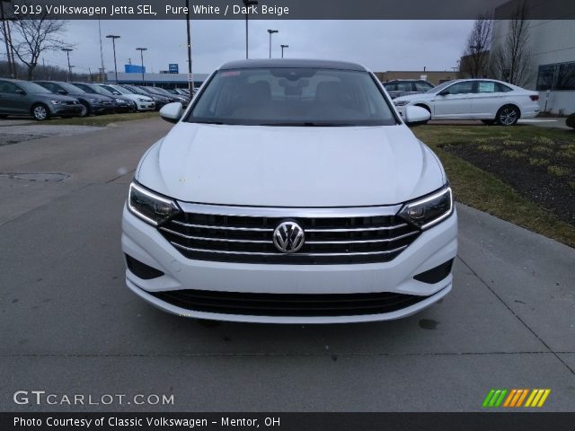 2019 Volkswagen Jetta SEL in Pure White