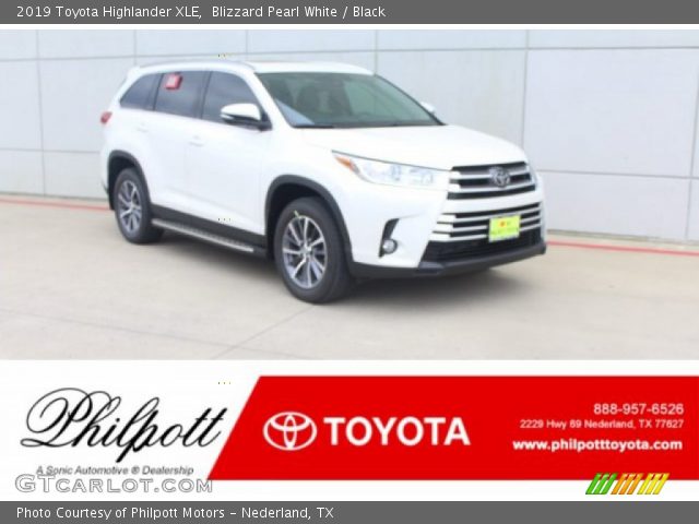 2019 Toyota Highlander XLE in Blizzard Pearl White