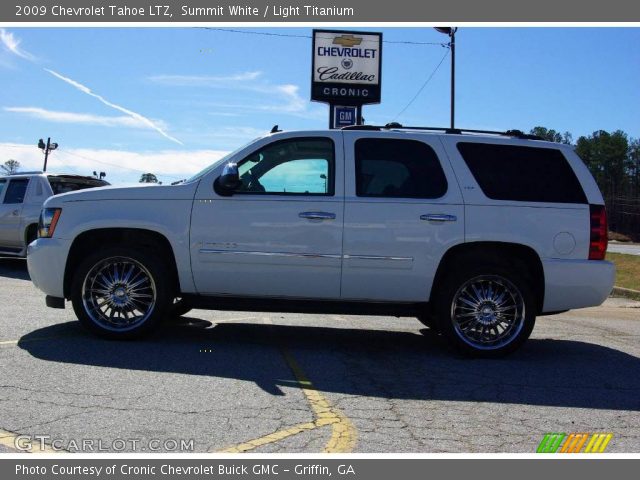 2009 Chevrolet Tahoe LTZ in Summit White