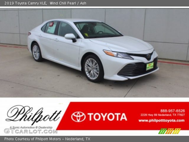 2019 Toyota Camry XLE in Wind Chill Pearl