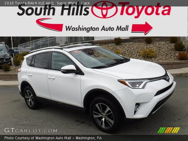 2016 Toyota RAV4 XLE AWD in Super White
