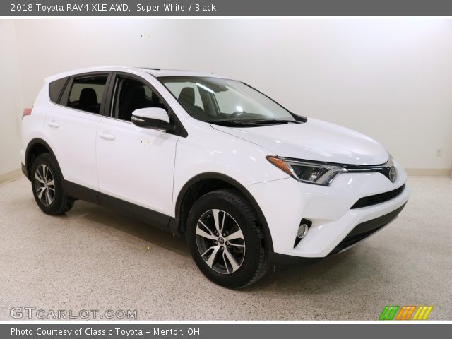 2018 Toyota RAV4 XLE AWD in Super White
