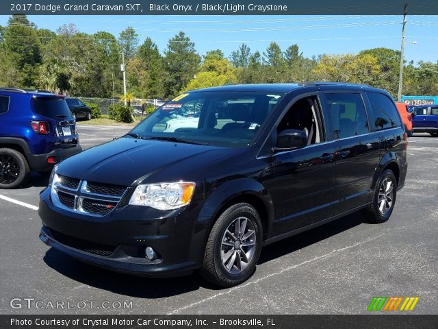 2017 Dodge Grand Caravan SXT in Black Onyx