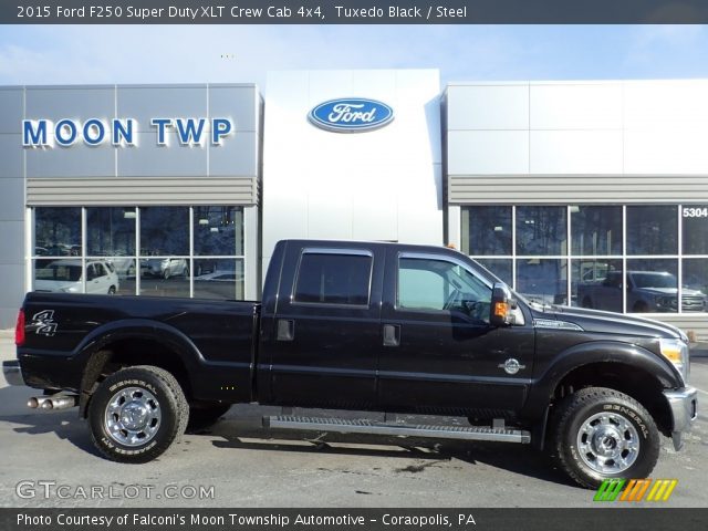 2015 Ford F250 Super Duty XLT Crew Cab 4x4 in Tuxedo Black