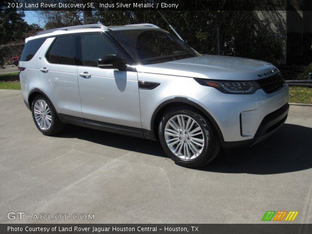 2019 Land Rover Discovery SE in Indus Silver Metallic