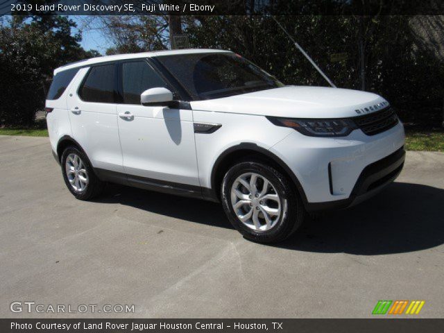 2019 Land Rover Discovery SE in Fuji White