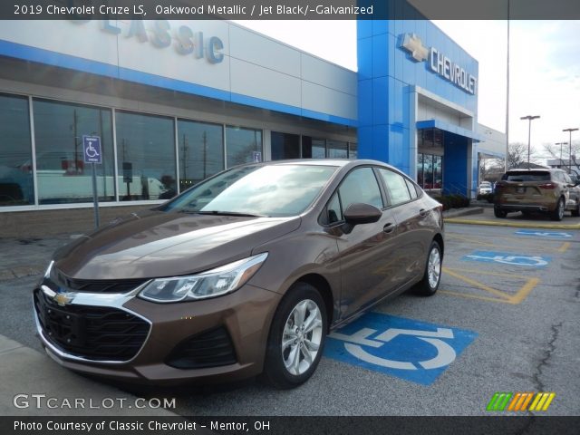 2019 Chevrolet Cruze LS in Oakwood Metallic