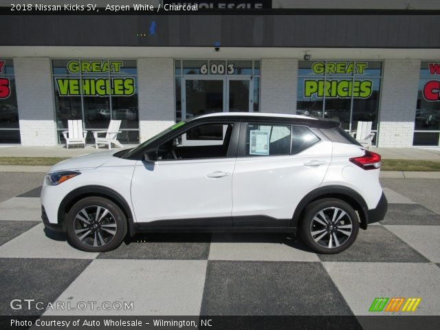 2018 Nissan Kicks SV in Aspen White