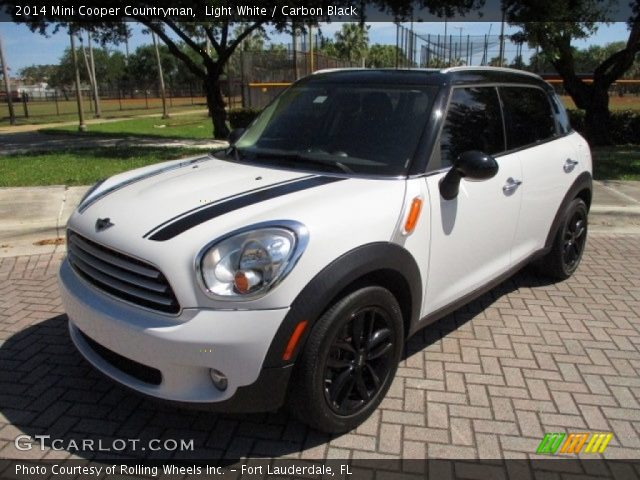 2014 Mini Cooper Countryman in Light White