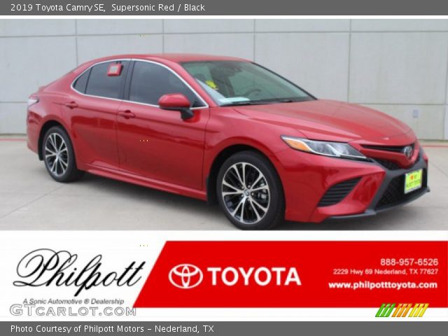 2019 Toyota Camry SE in Supersonic Red