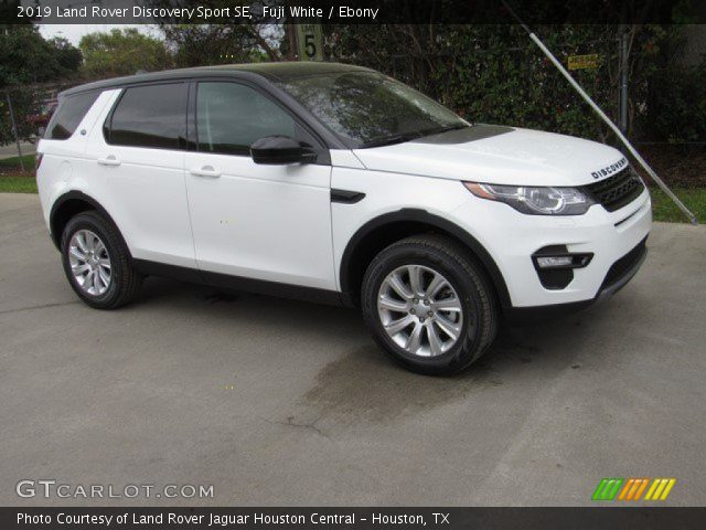 2019 Land Rover Discovery Sport SE in Fuji White