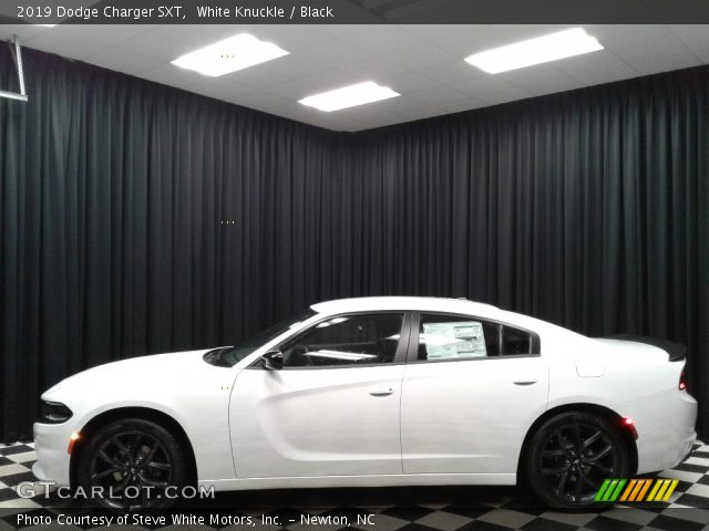 2019 Dodge Charger SXT in White Knuckle