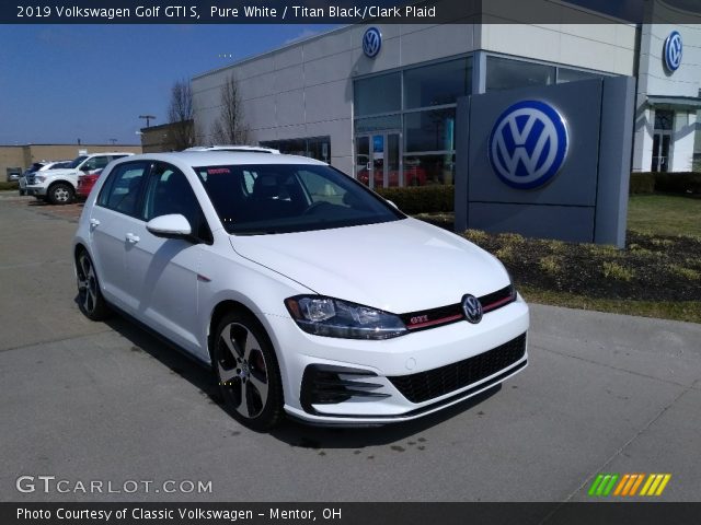 2019 Volkswagen Golf GTI S in Pure White