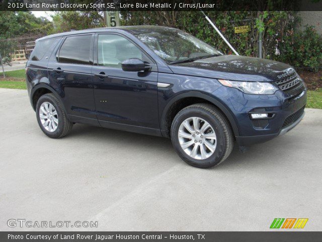 2019 Land Rover Discovery Sport SE in Loire Blue Metallic