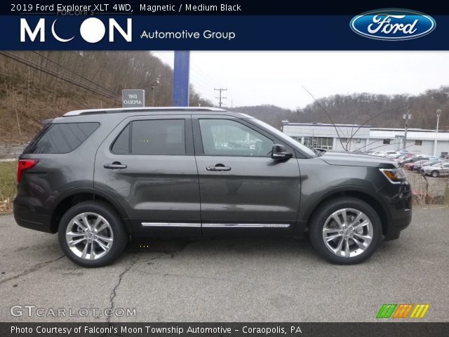 2019 Ford Explorer XLT 4WD in Magnetic