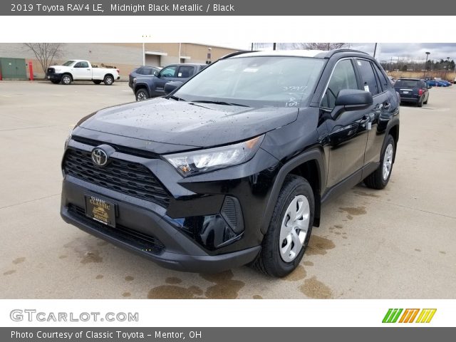2019 Toyota RAV4 LE in Midnight Black Metallic